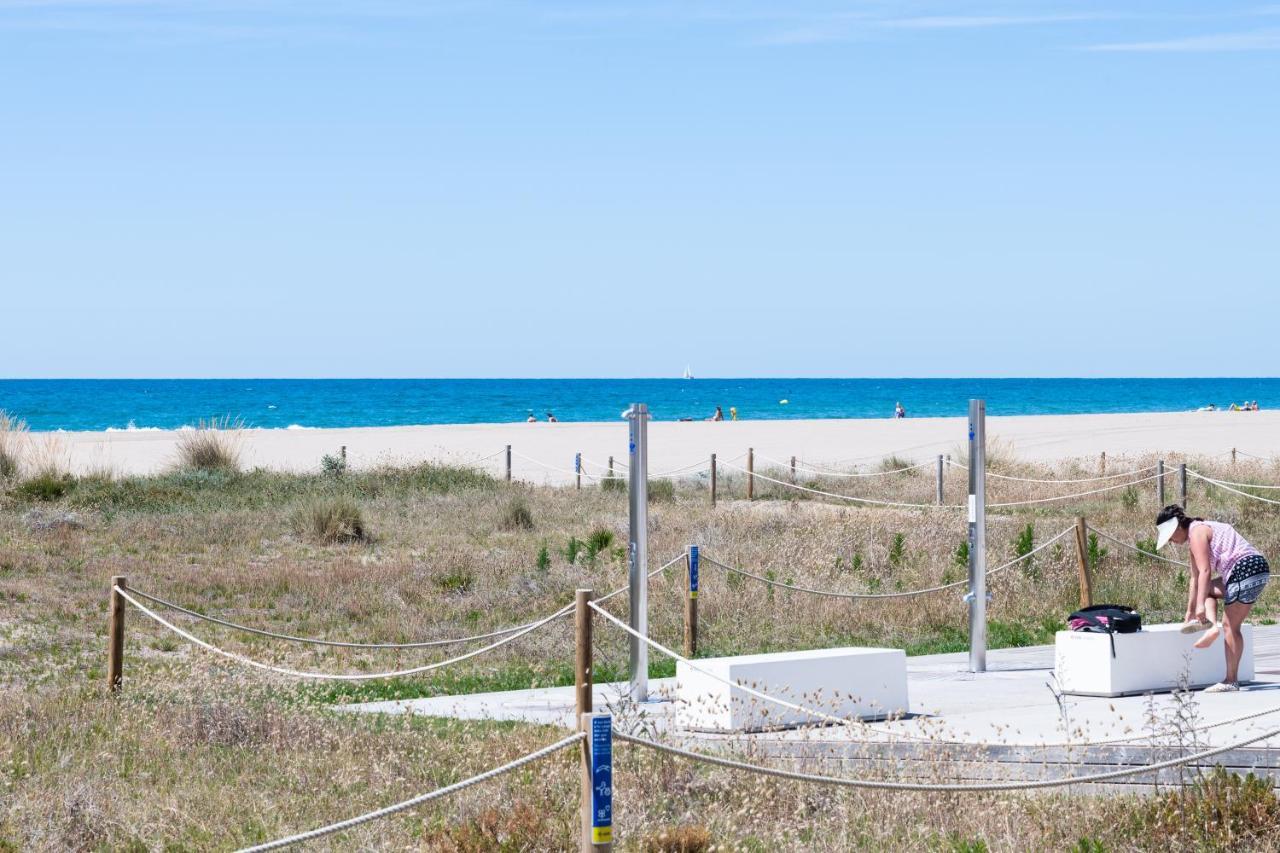 Maka Beach Apartment V Castelldefels Exterior photo